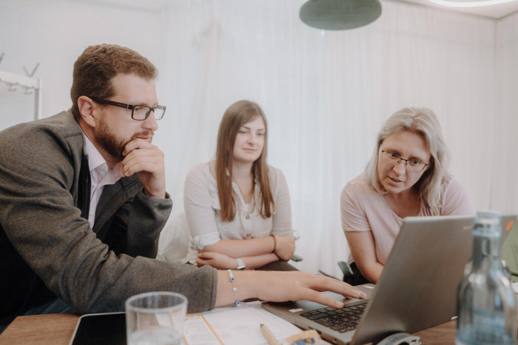 Digitale Weiterbildung: Warum Unternehmen jetzt handeln müssen – oder den Anschluss verlieren